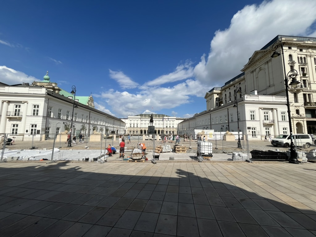 View across Piłsudski Square towards the Tomb of the Unknown Soldier and Saxon Palace colonnade in Warsaw.